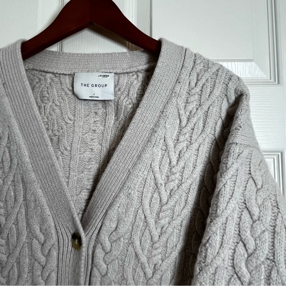 Aritzia Cream Untethered Heavy Wool Cable Knit Cardigan Size 1 Large - Picture 4 of 9